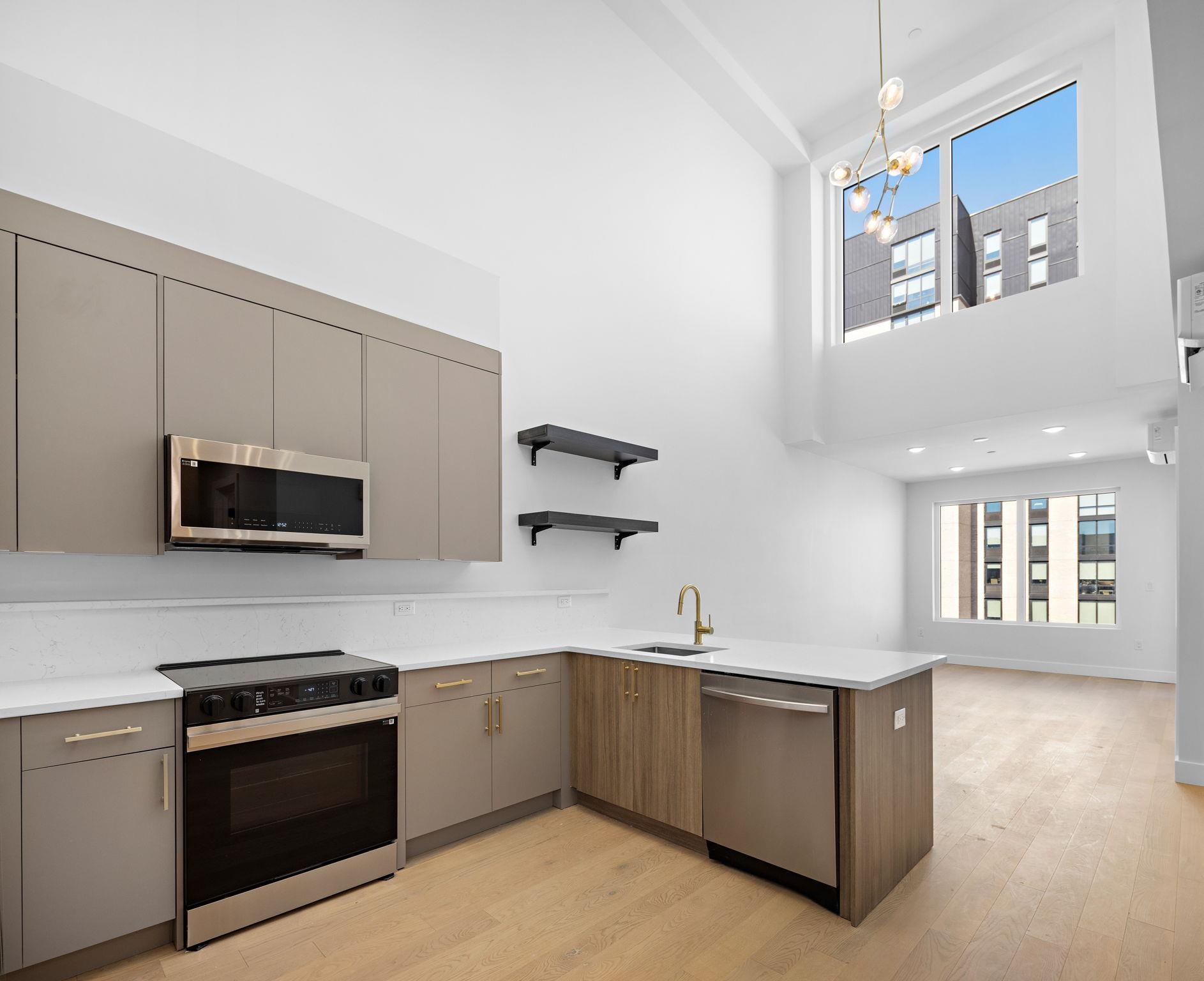 35 ORCHARD ST - Photo 3