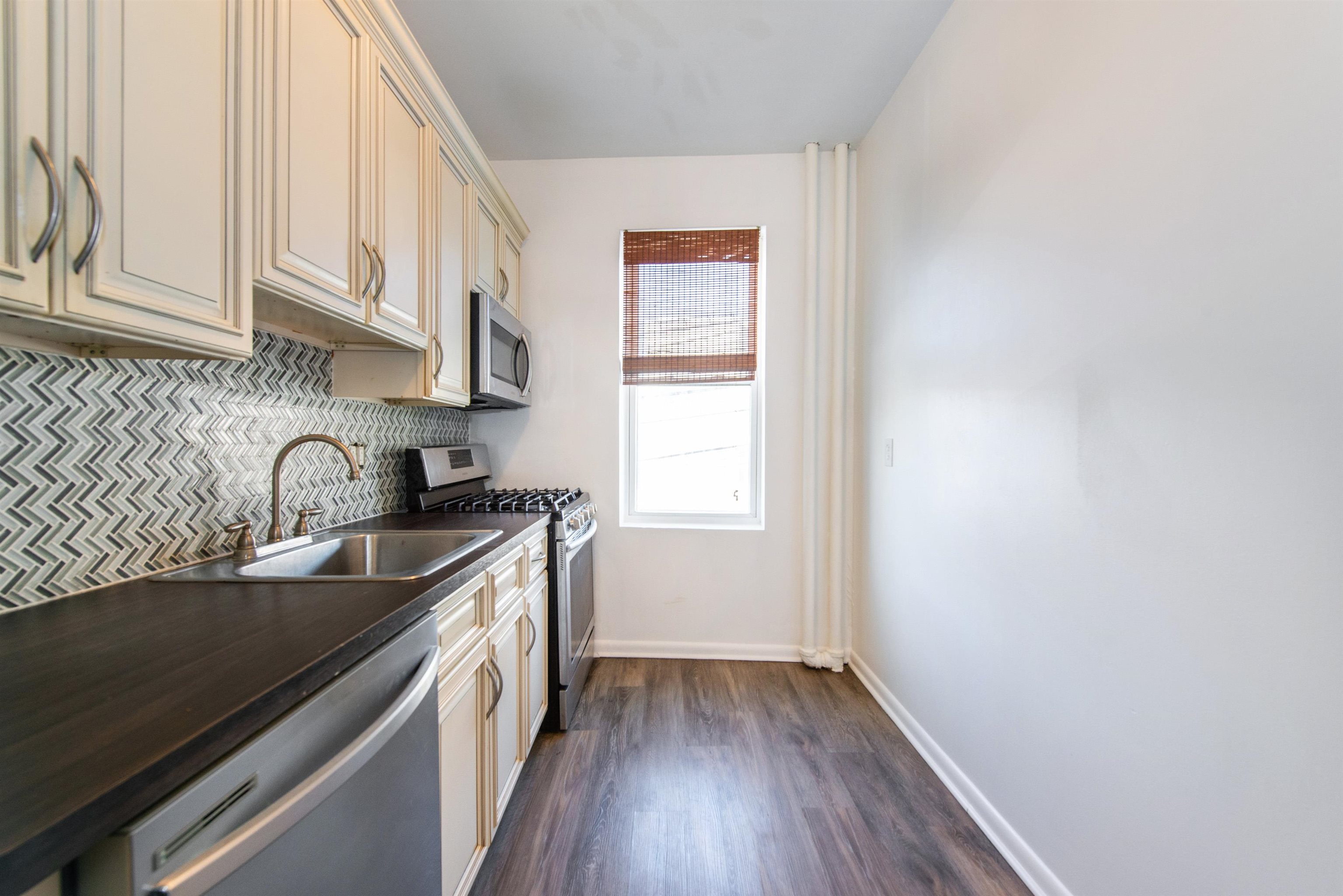 6114 HIGHLAND PL - Photo 5