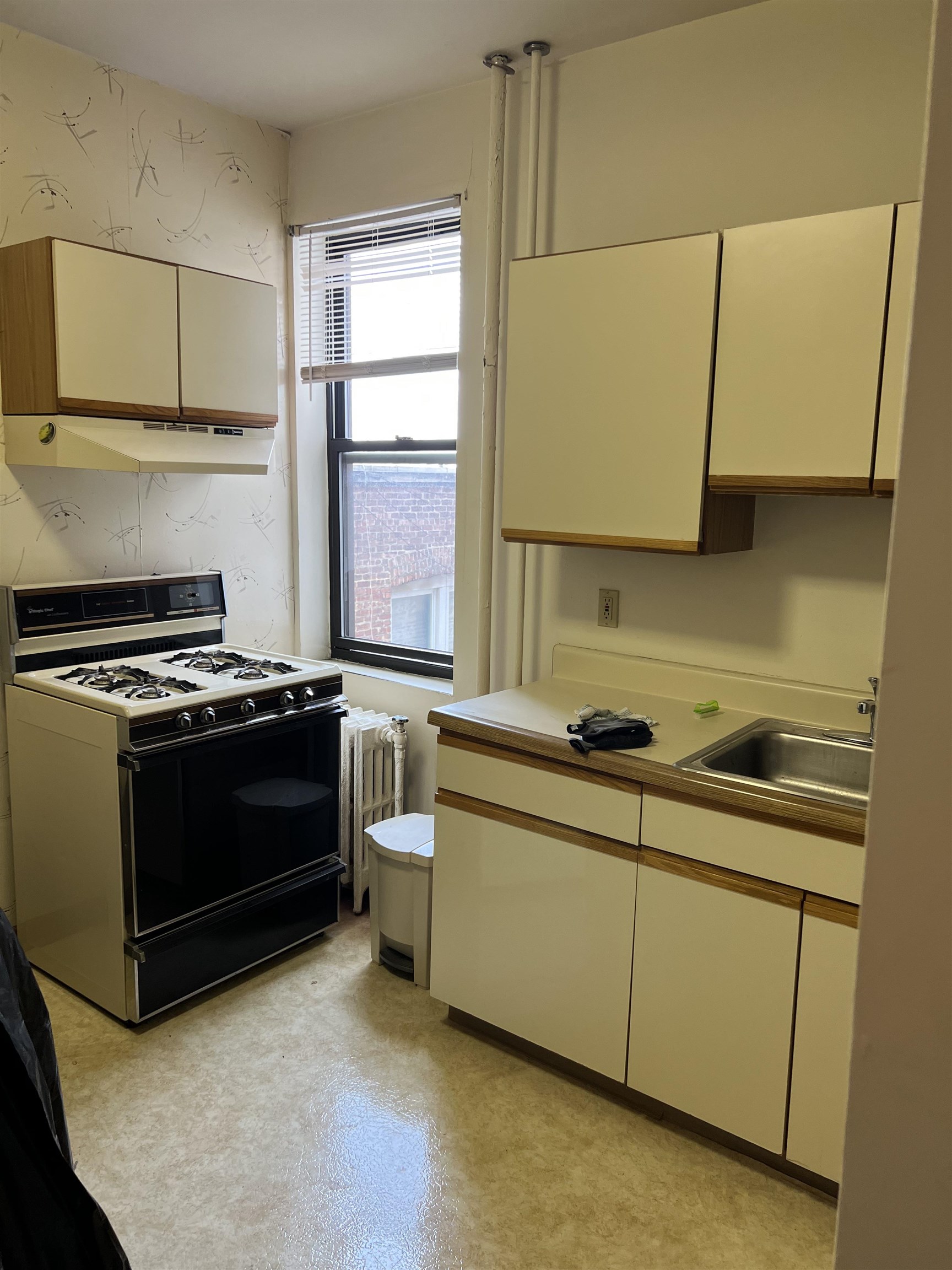 426 78TH ST - Photo 2