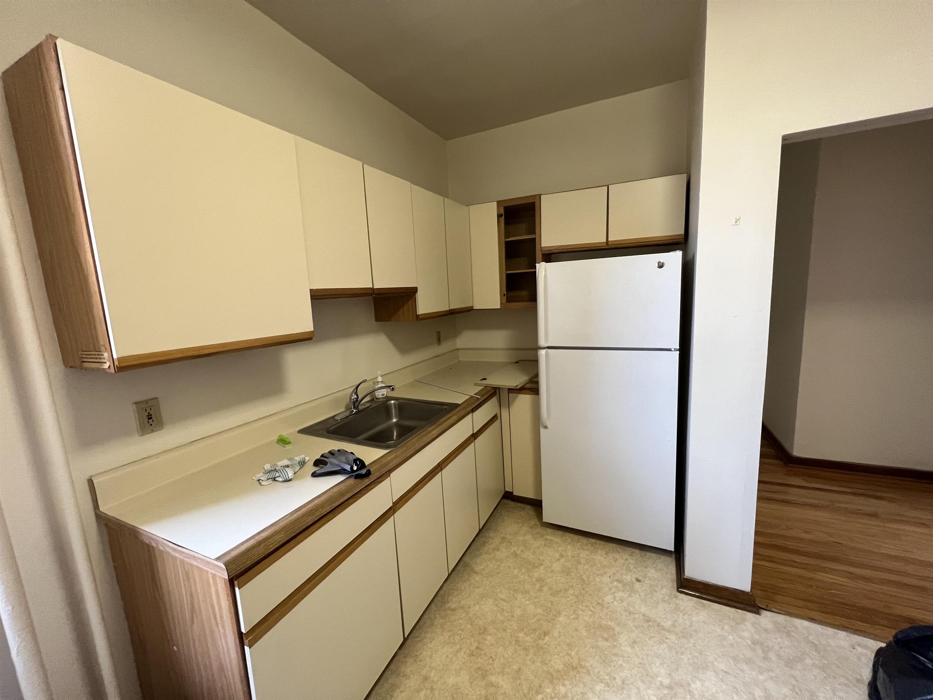 426 78TH ST - Photo 4