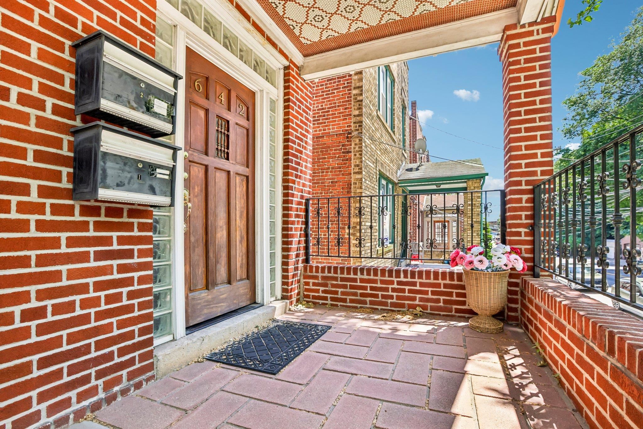 642 BLVD EAST - Photo 3