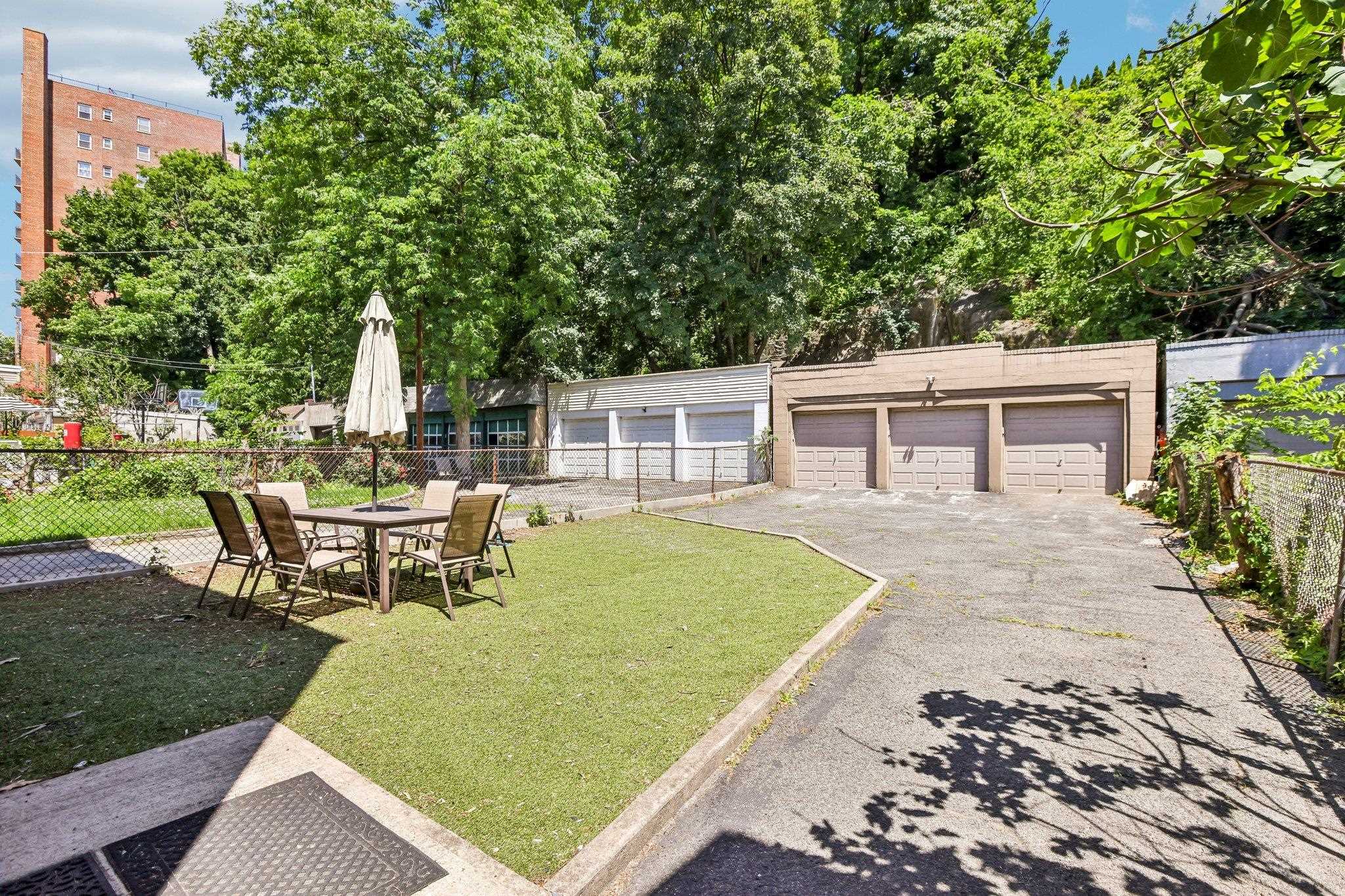 642 BLVD EAST - Photo 4