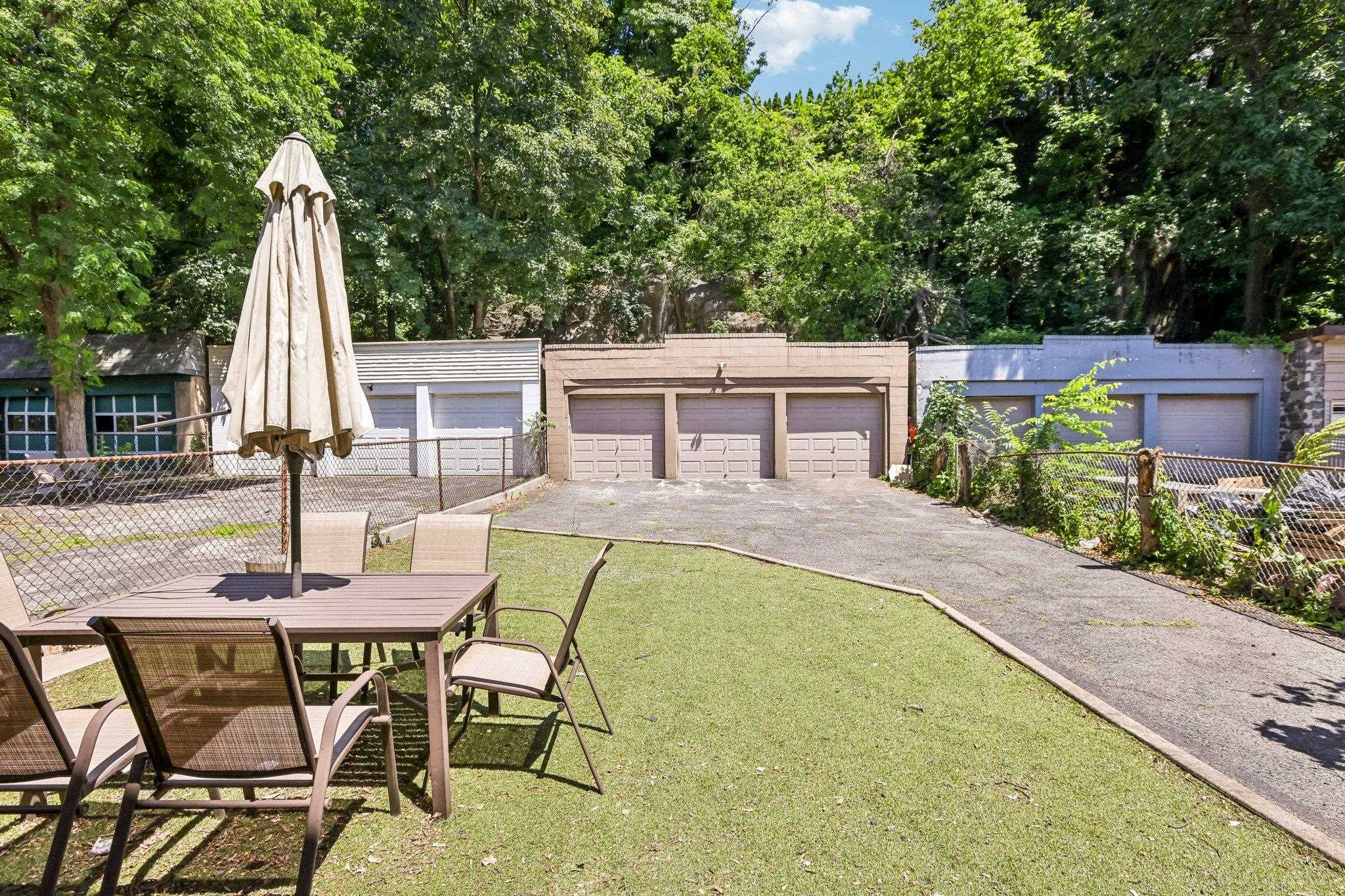 642 BLVD EAST - Photo 5