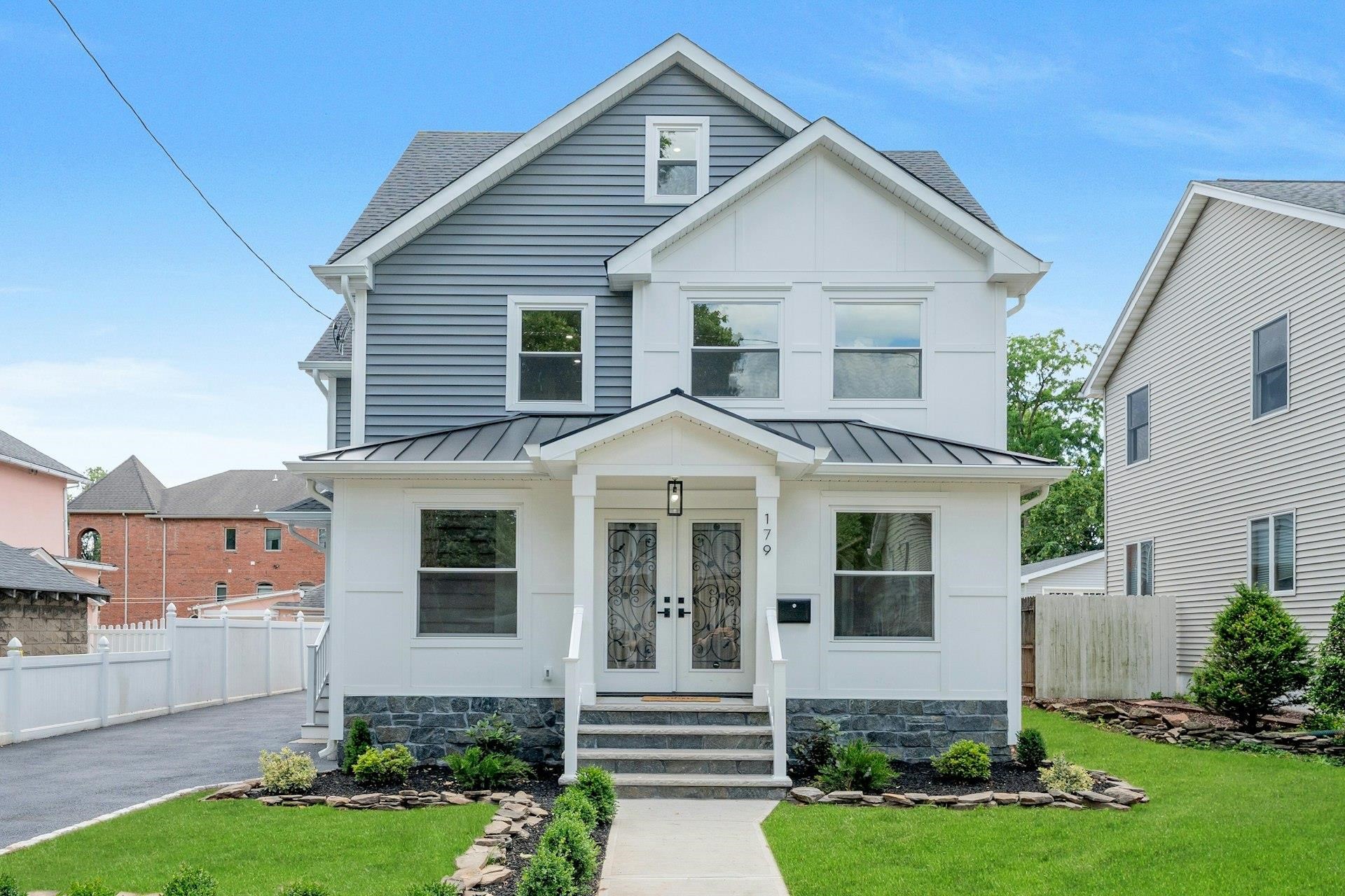 179 WASHINGTON AVE - Photo 2