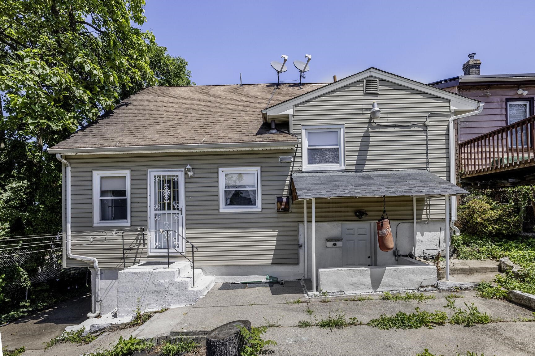 1703 81ST ST - Photo 2