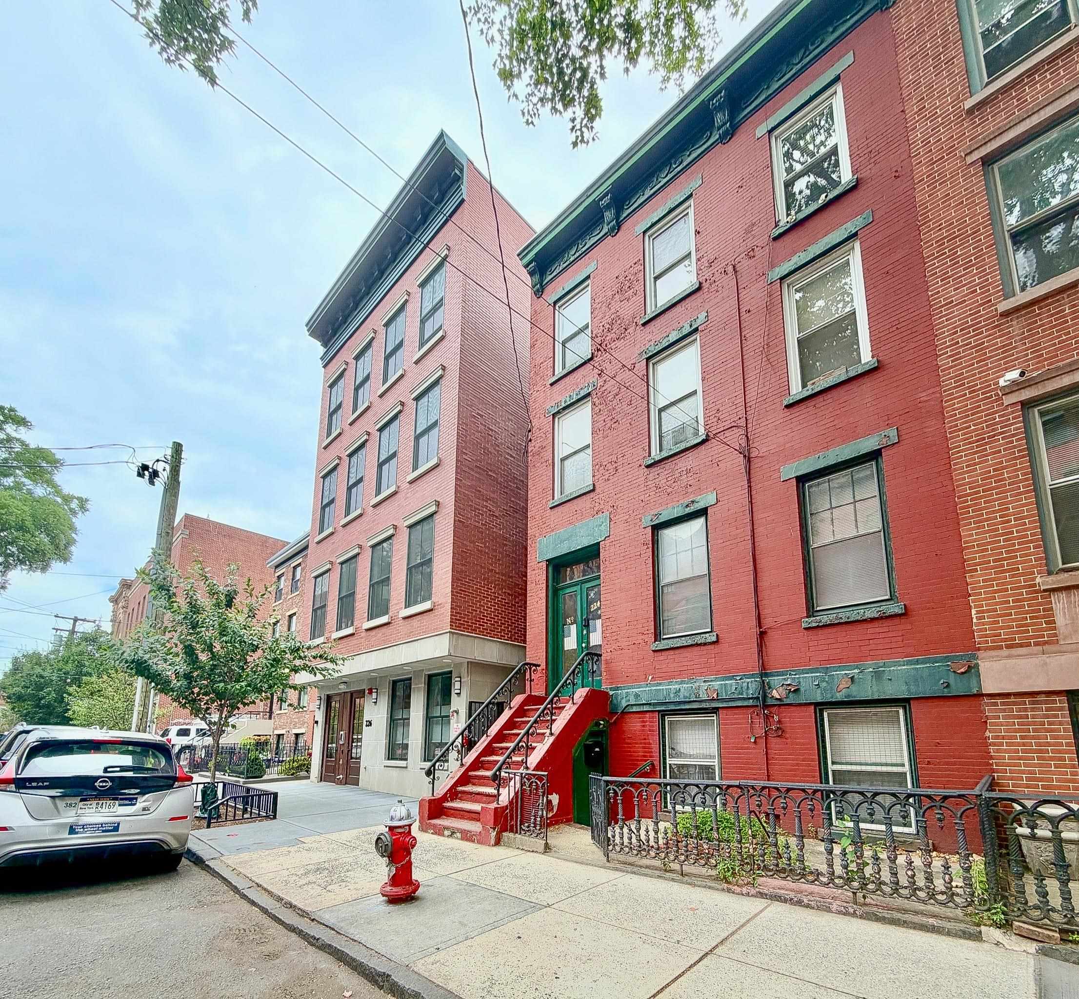 224 BAY ST - Photo 3