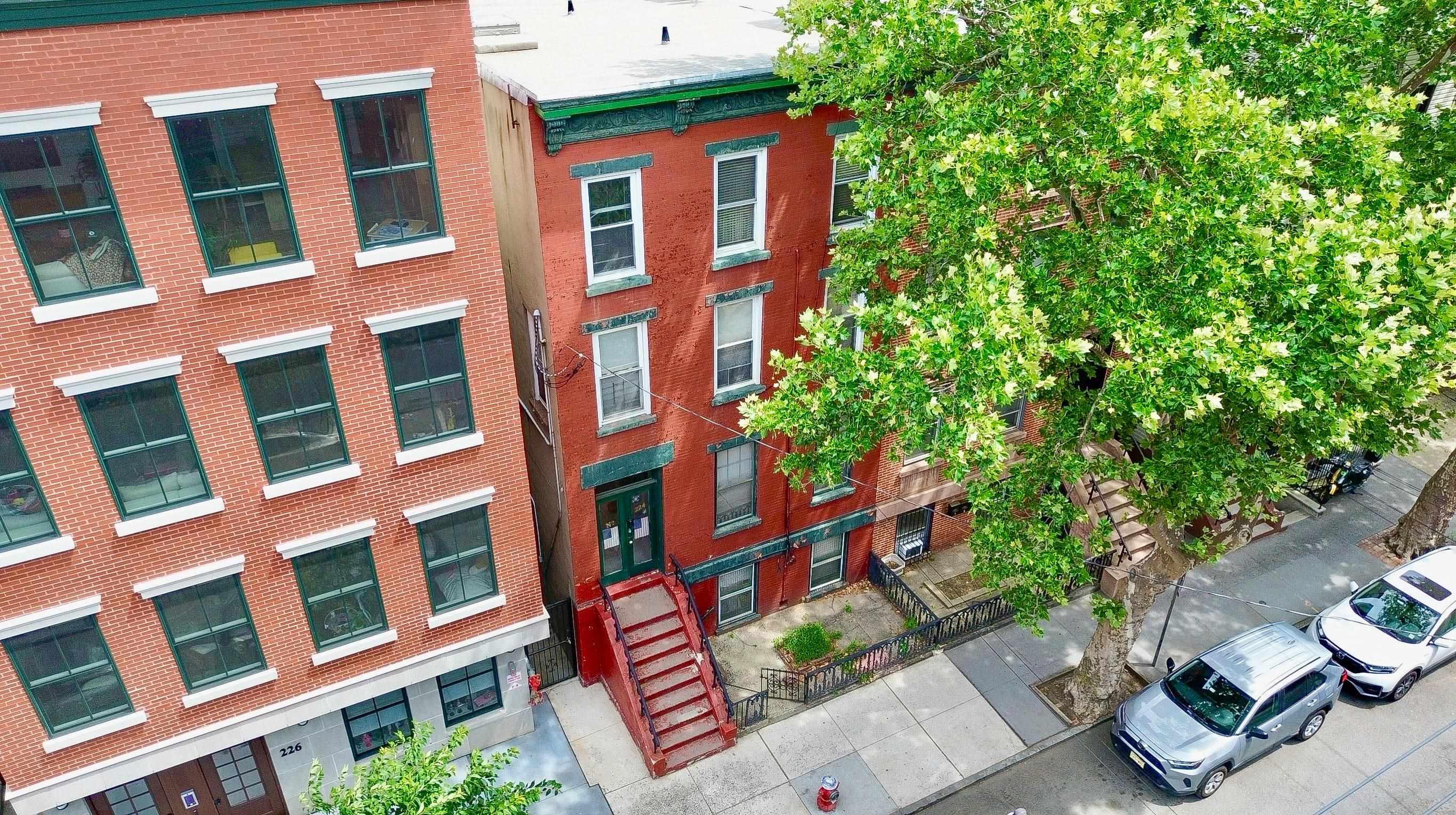 224 BAY ST - Photo 4
