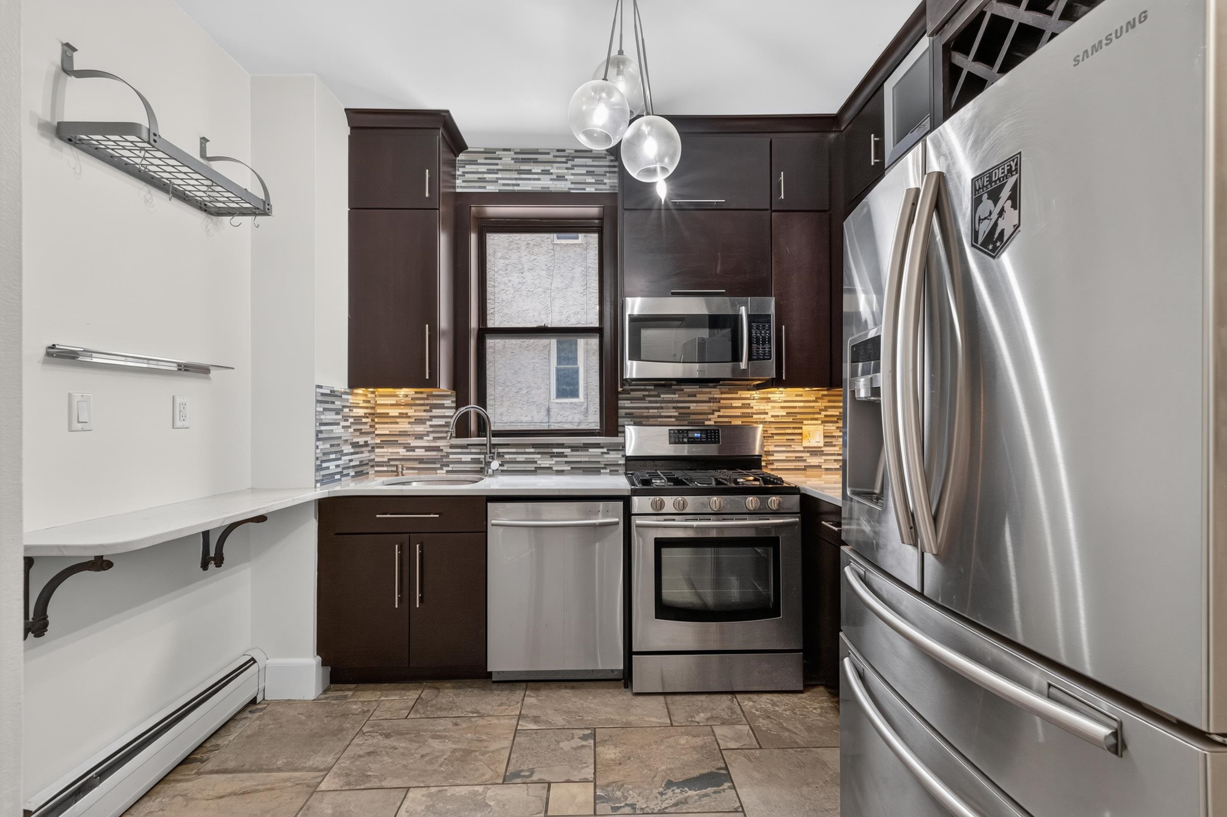 622 PARK AVE - Photo 4