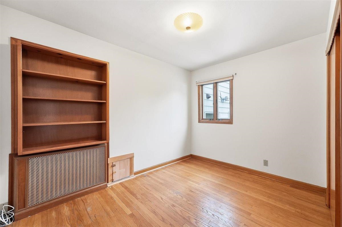 5 LEXINGTON AVE - Photo 3