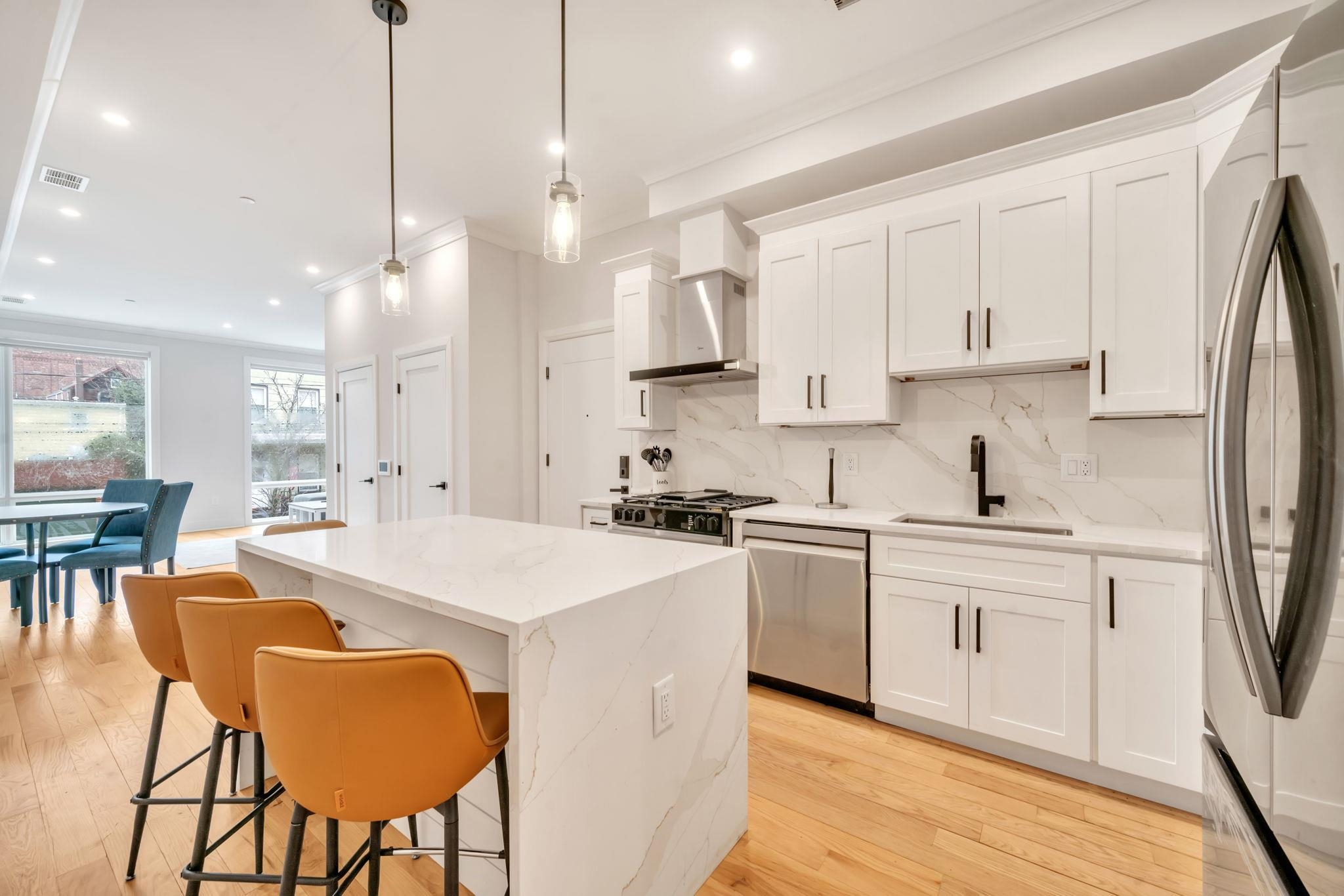 134 35TH ST - Photo 5