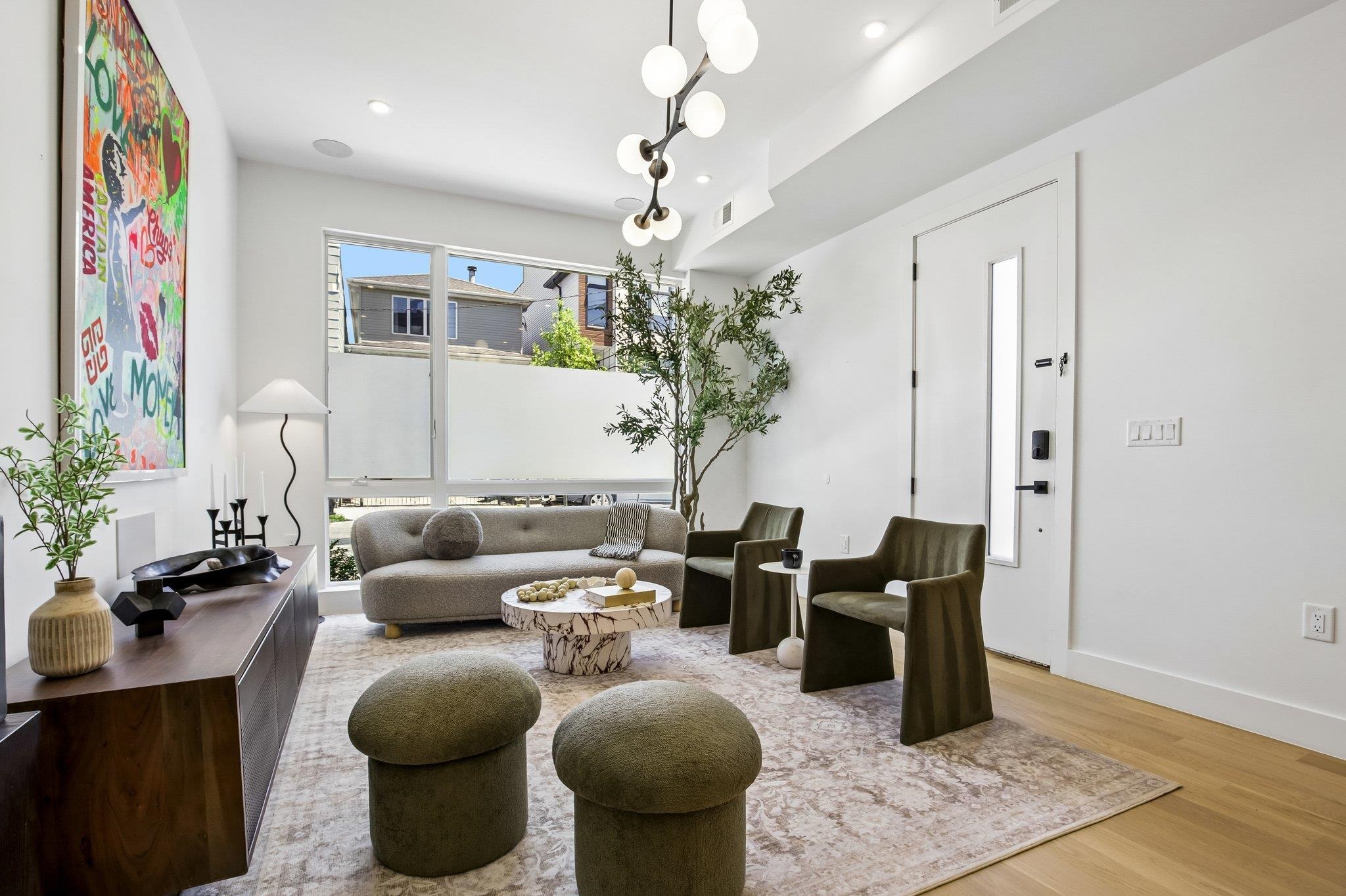 105 LAIDLAW AVE - Photo 4