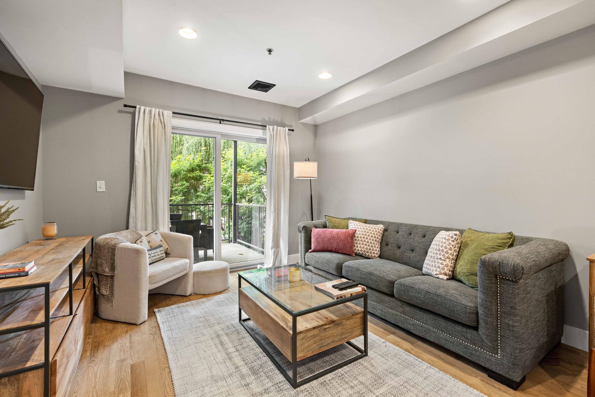 122 MADISON ST - Photo 4