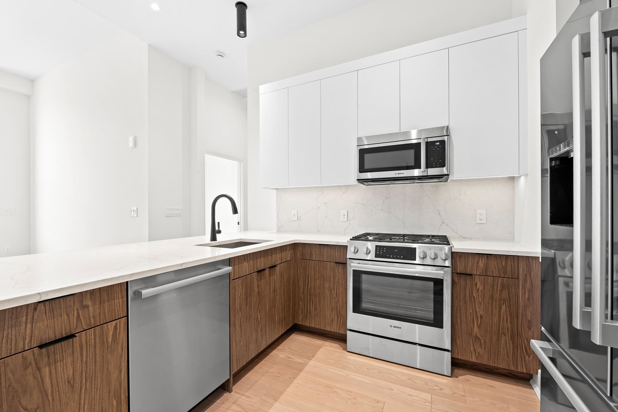 38 JACKSON ST - Photo 4