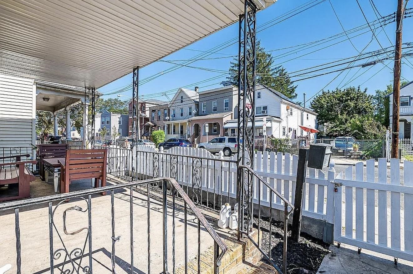 135 FULTON AVE - Photo 3