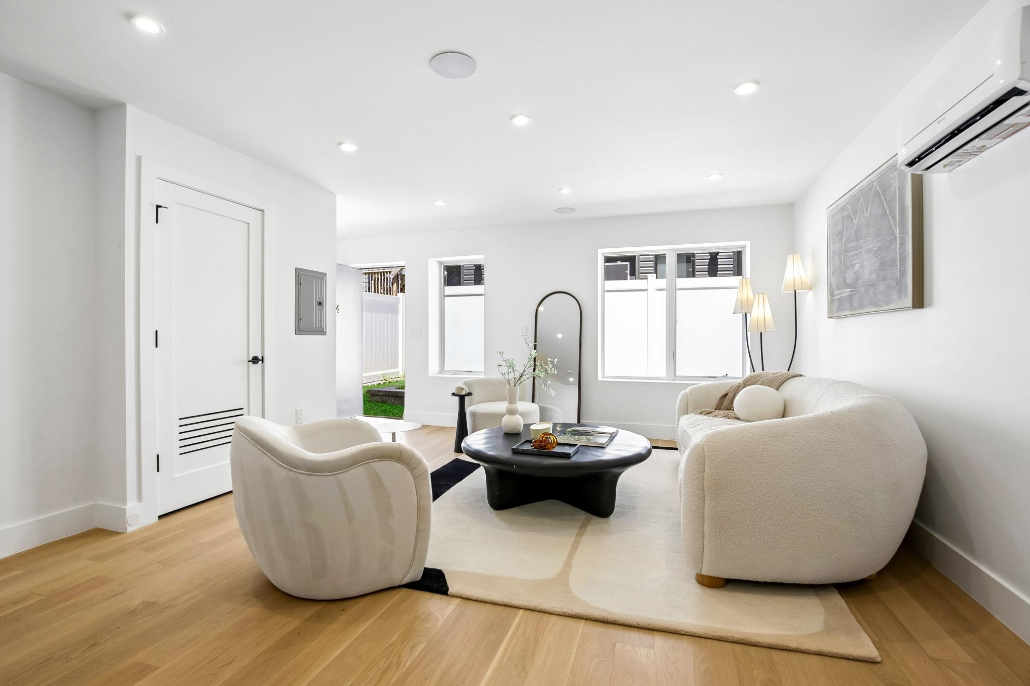 105 LAIDLAW AVE - Photo 5