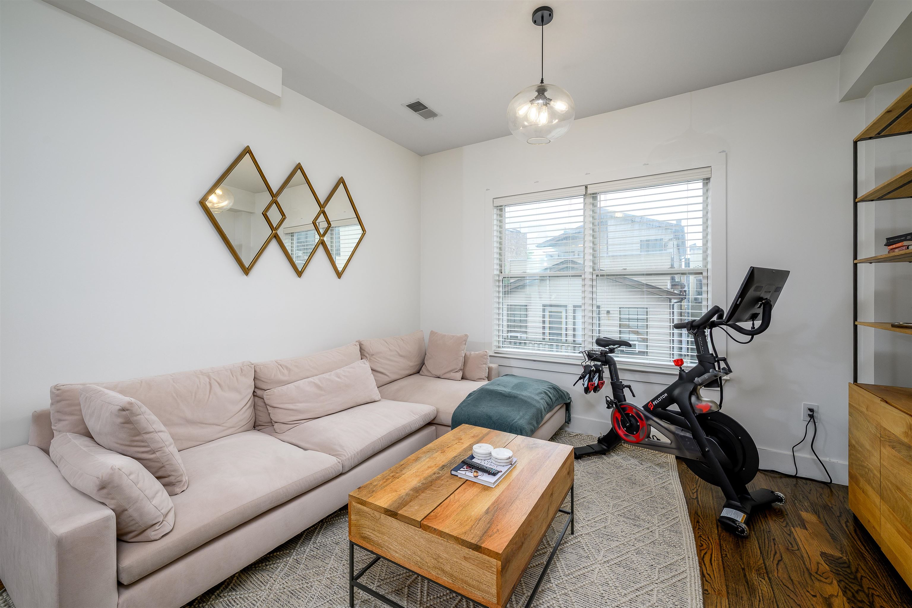 349 3RD ST - Photo 4