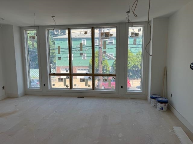553 LIBERTY AVE - Photo 4