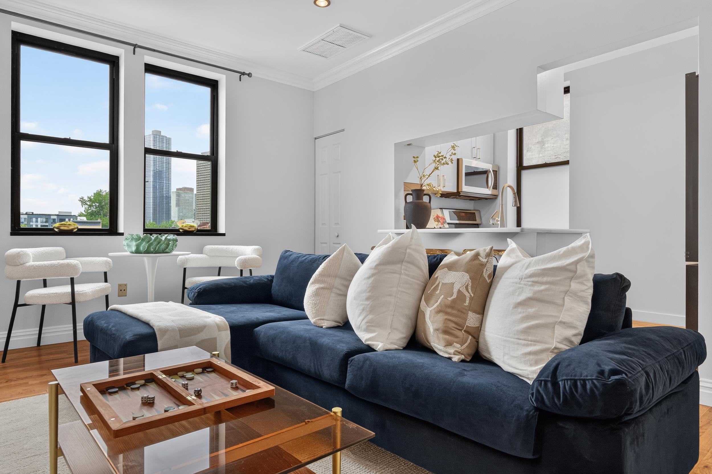 258 BARROW ST - Photo 3