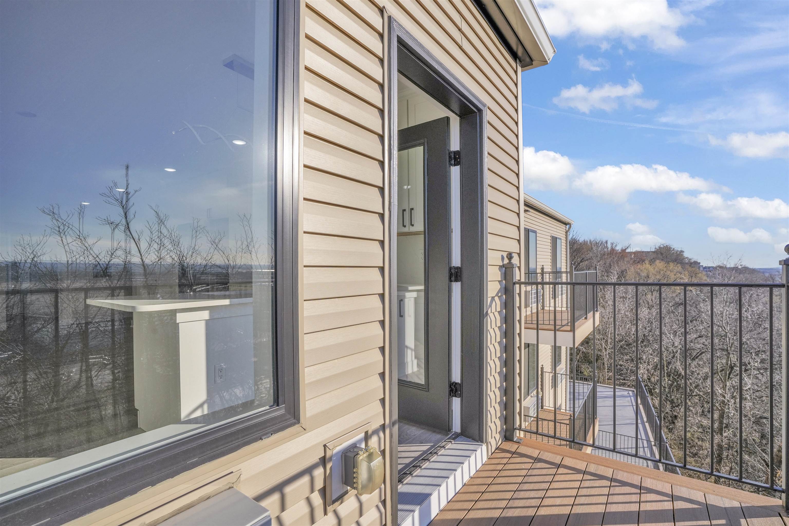 2601 JANE ST - Photo 3