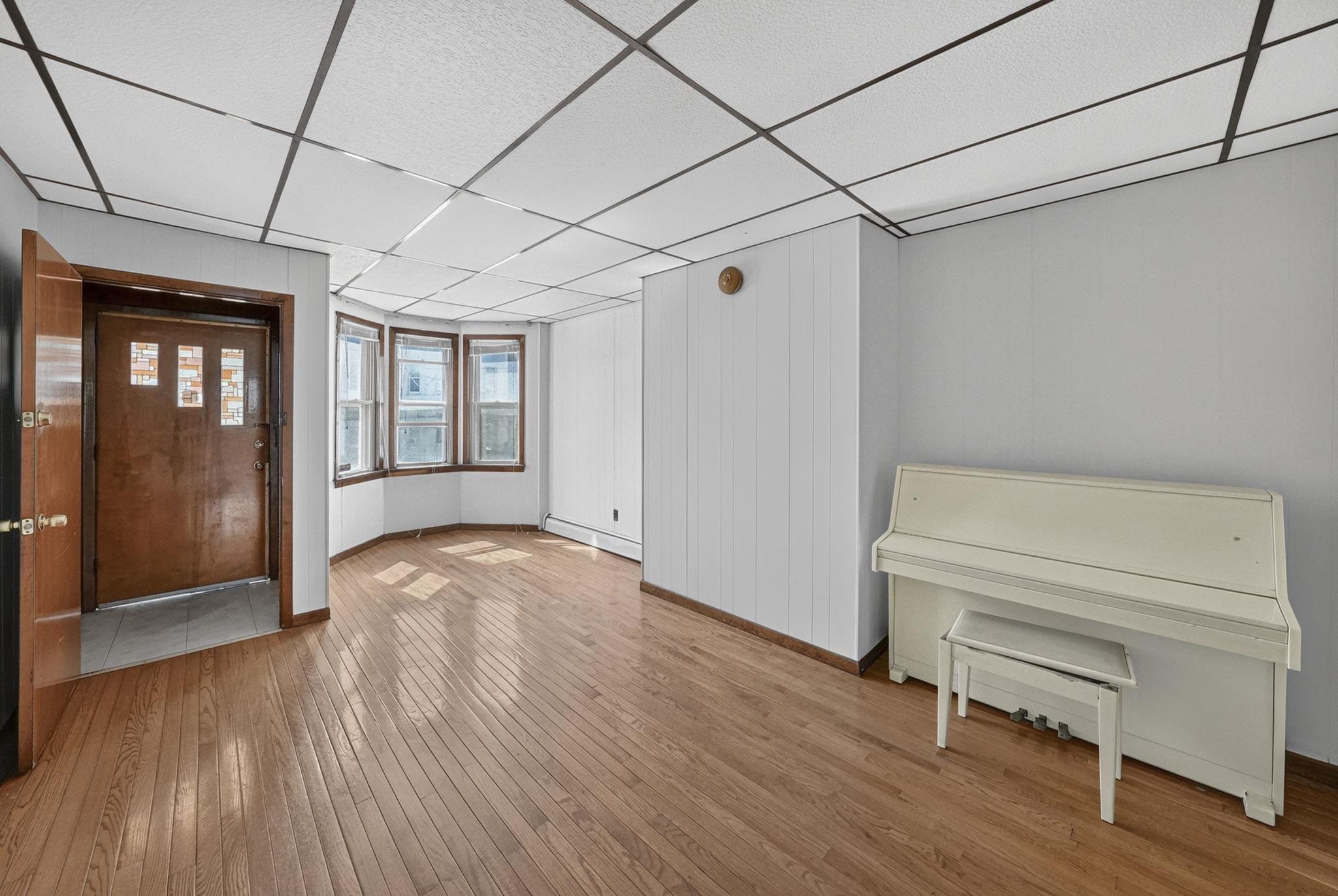 77 BALDWIN AVE - Photo 3