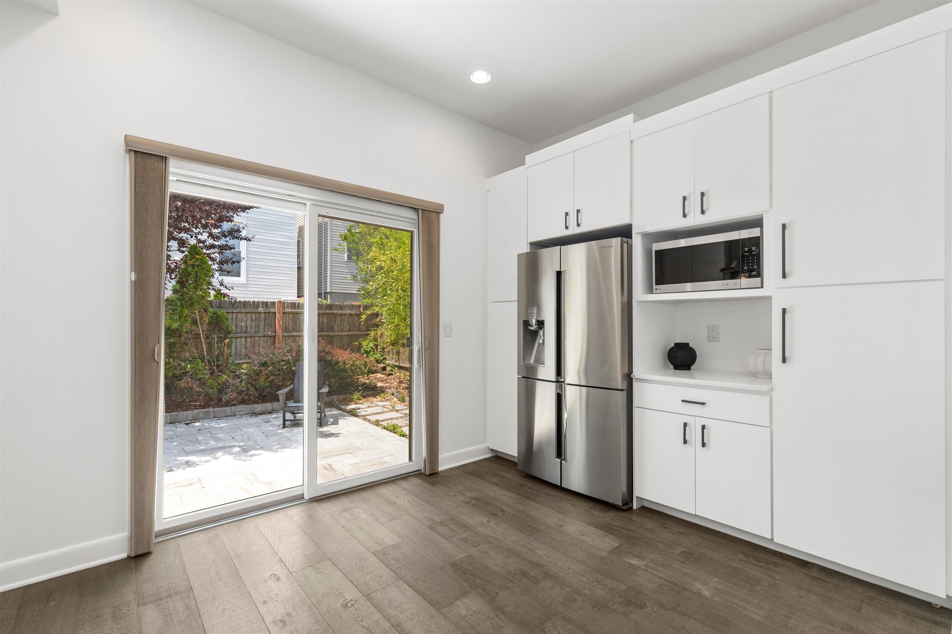 627 GREGORY AVE - Photo 3