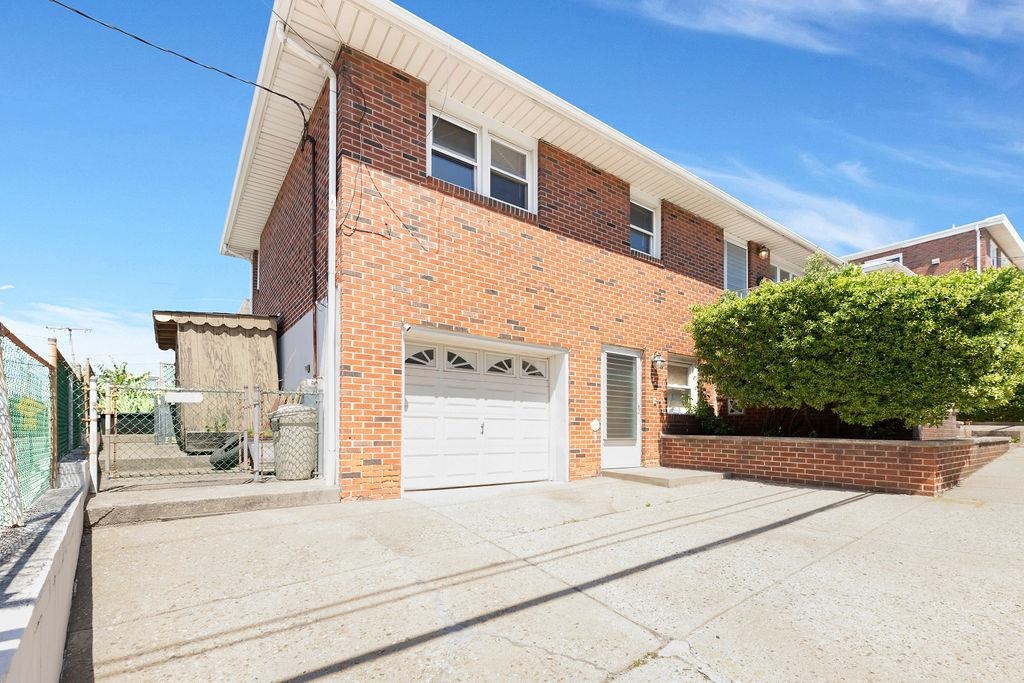1114 92ND ST - Photo 2