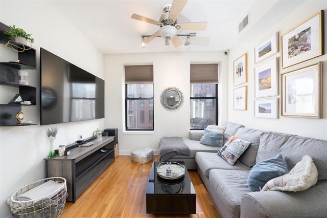 416 MONROE ST - Photo 3