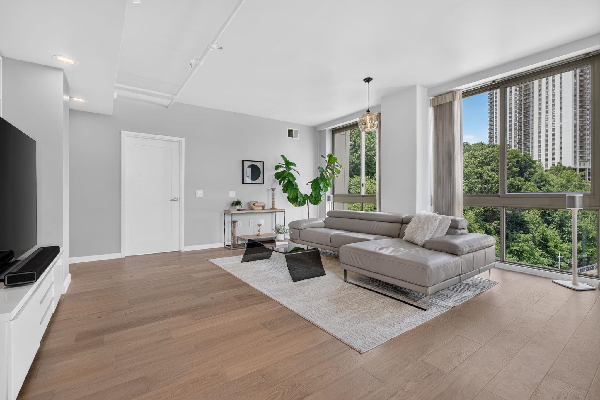 800 JACKSON ST - Photo 3
