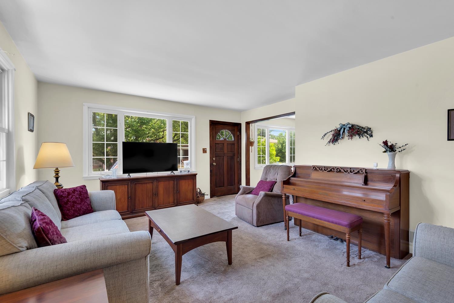 63 BROADWAY - Photo 2