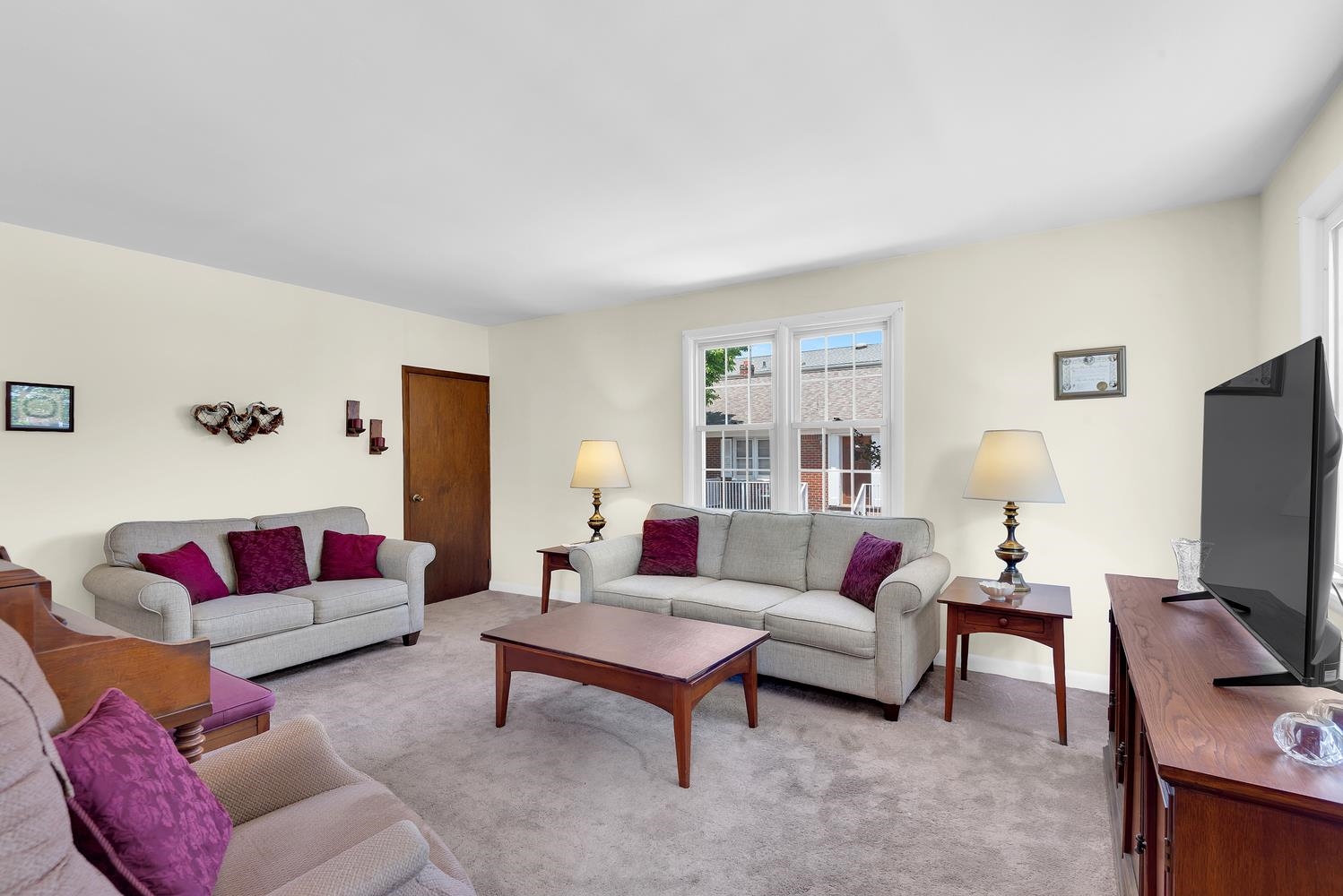 63 BROADWAY - Photo 3