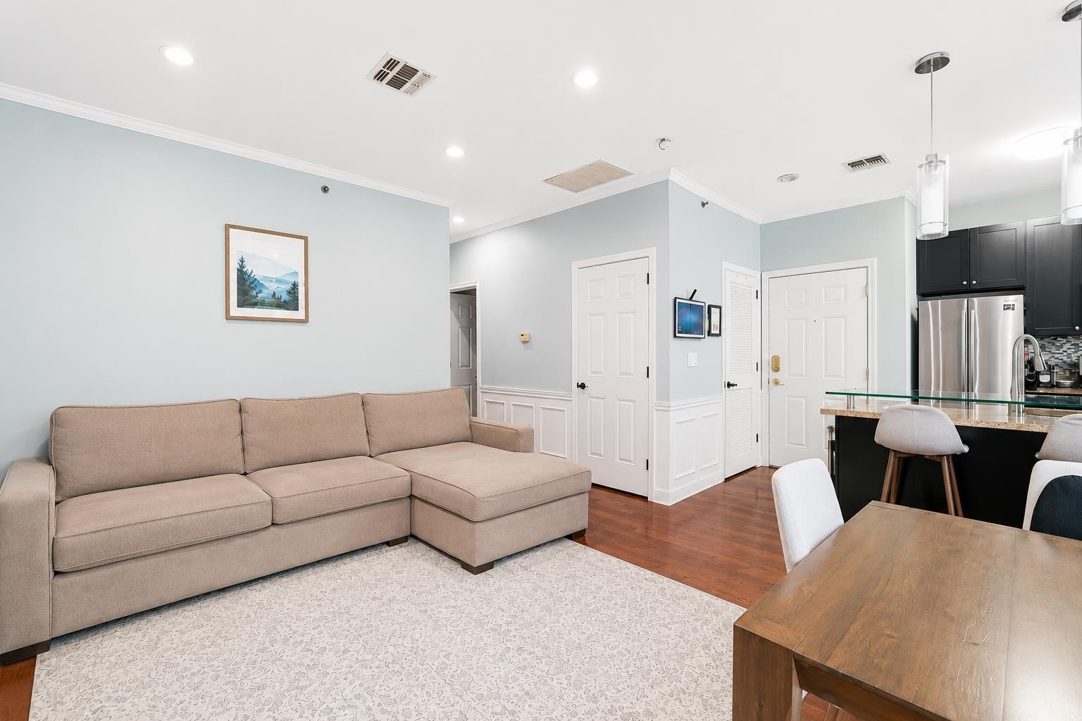 620 38TH ST - Photo 3