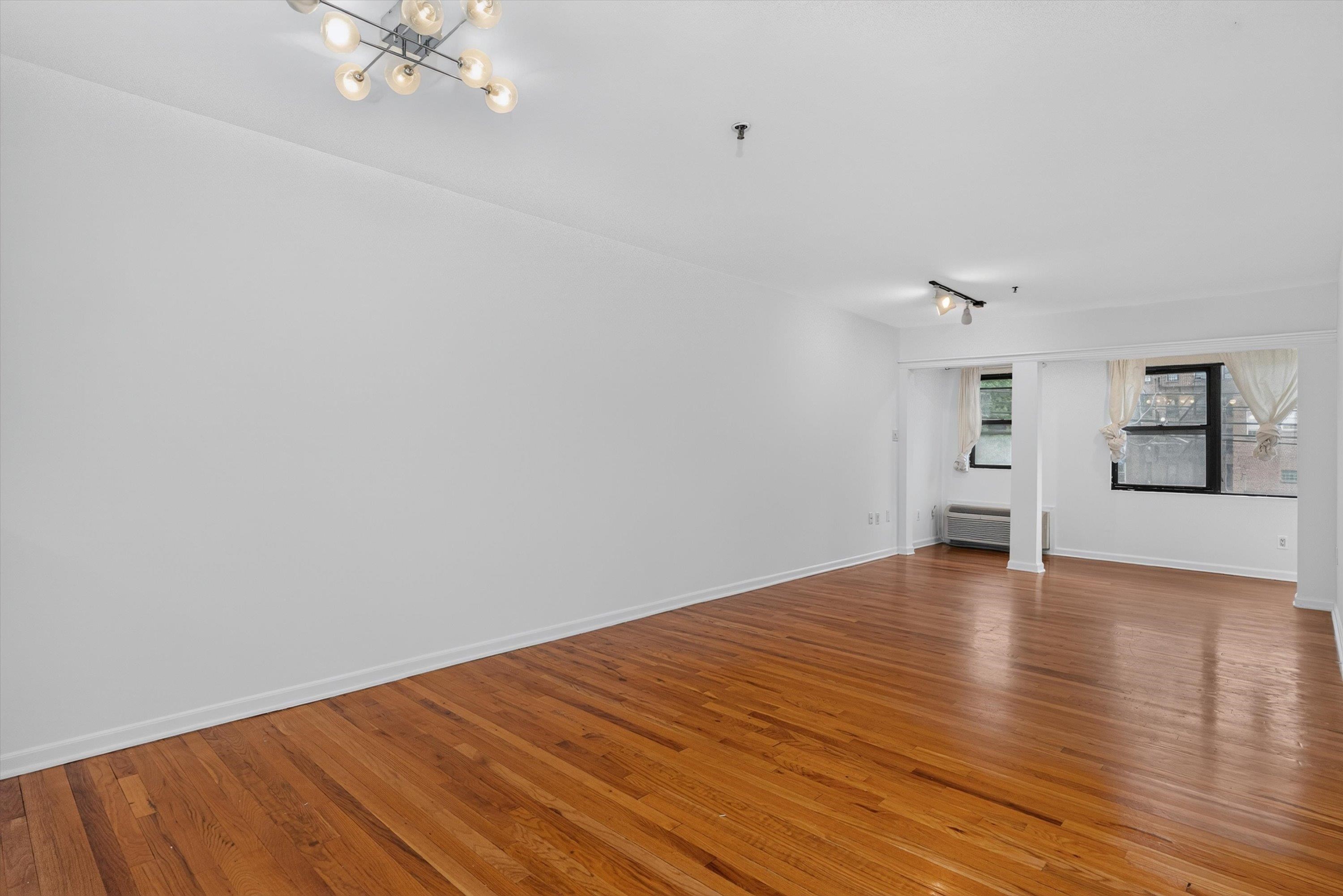 312 MADISON ST - Photo 2