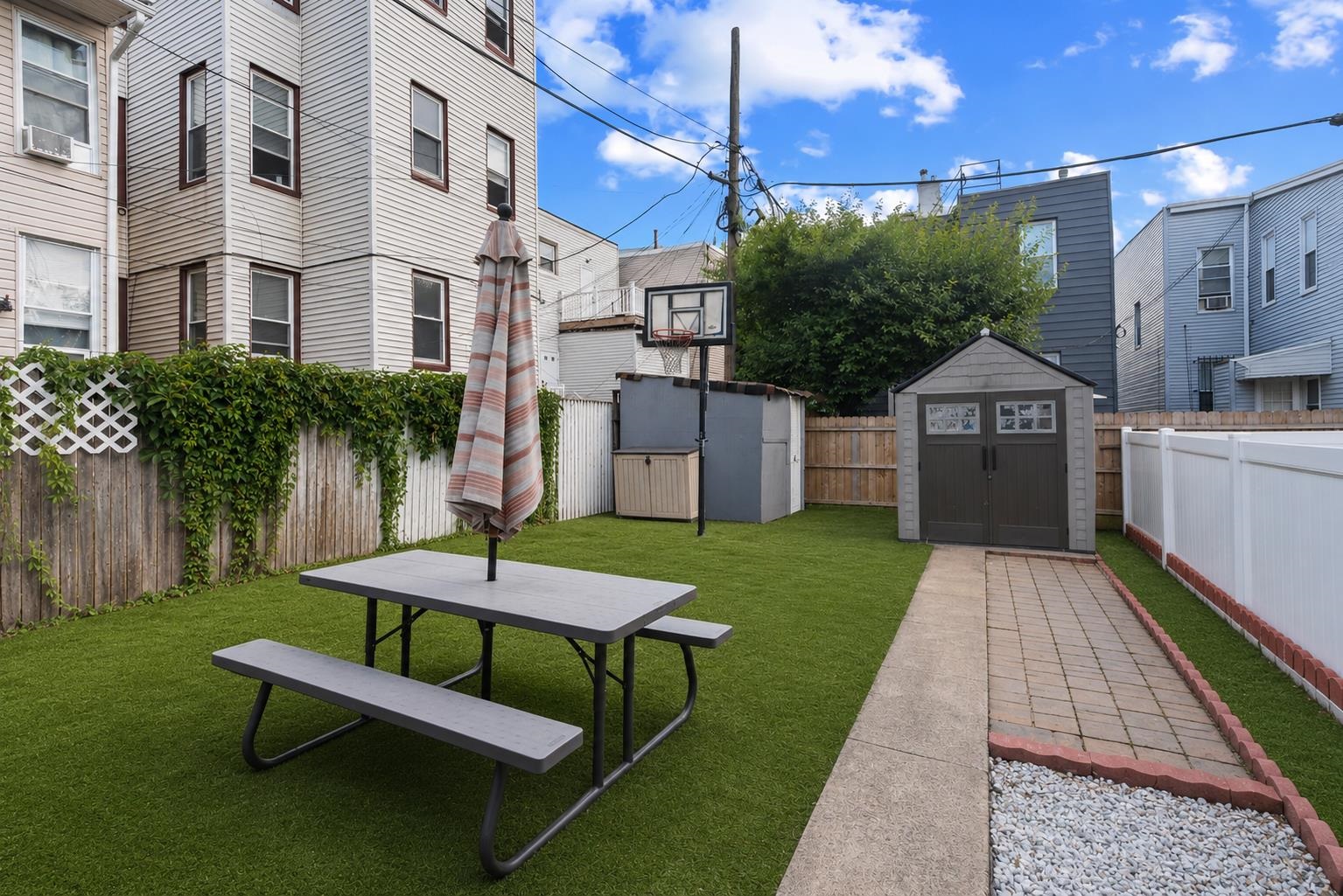 609 38TH ST - Photo 2