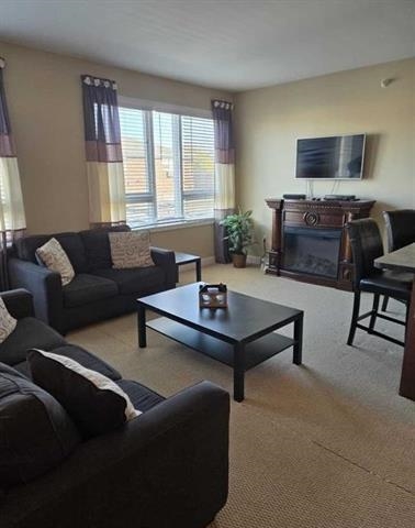 447 FAIRVIEW AVE - Photo 3