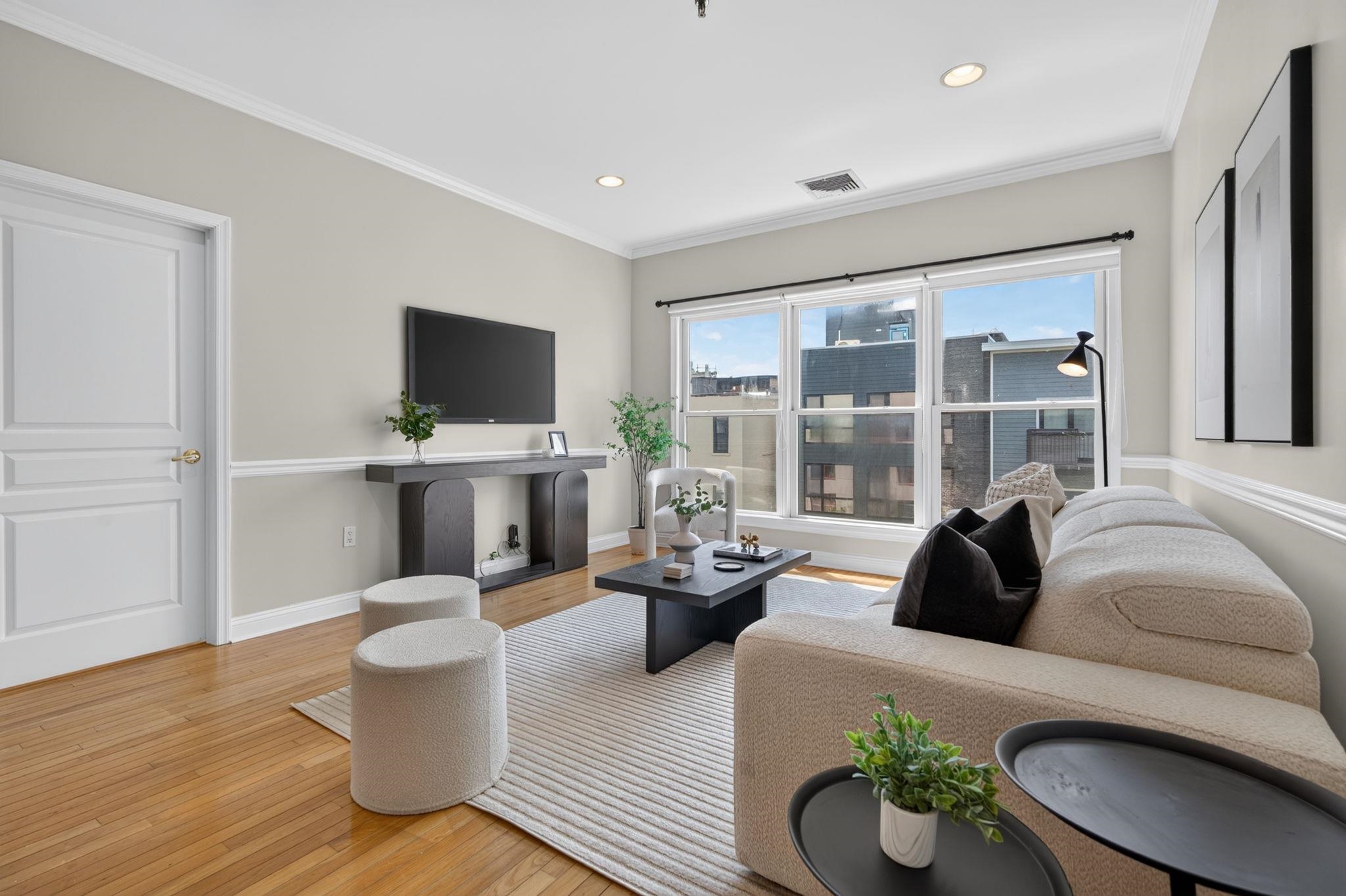 84 ADAMS ST - Photo 4