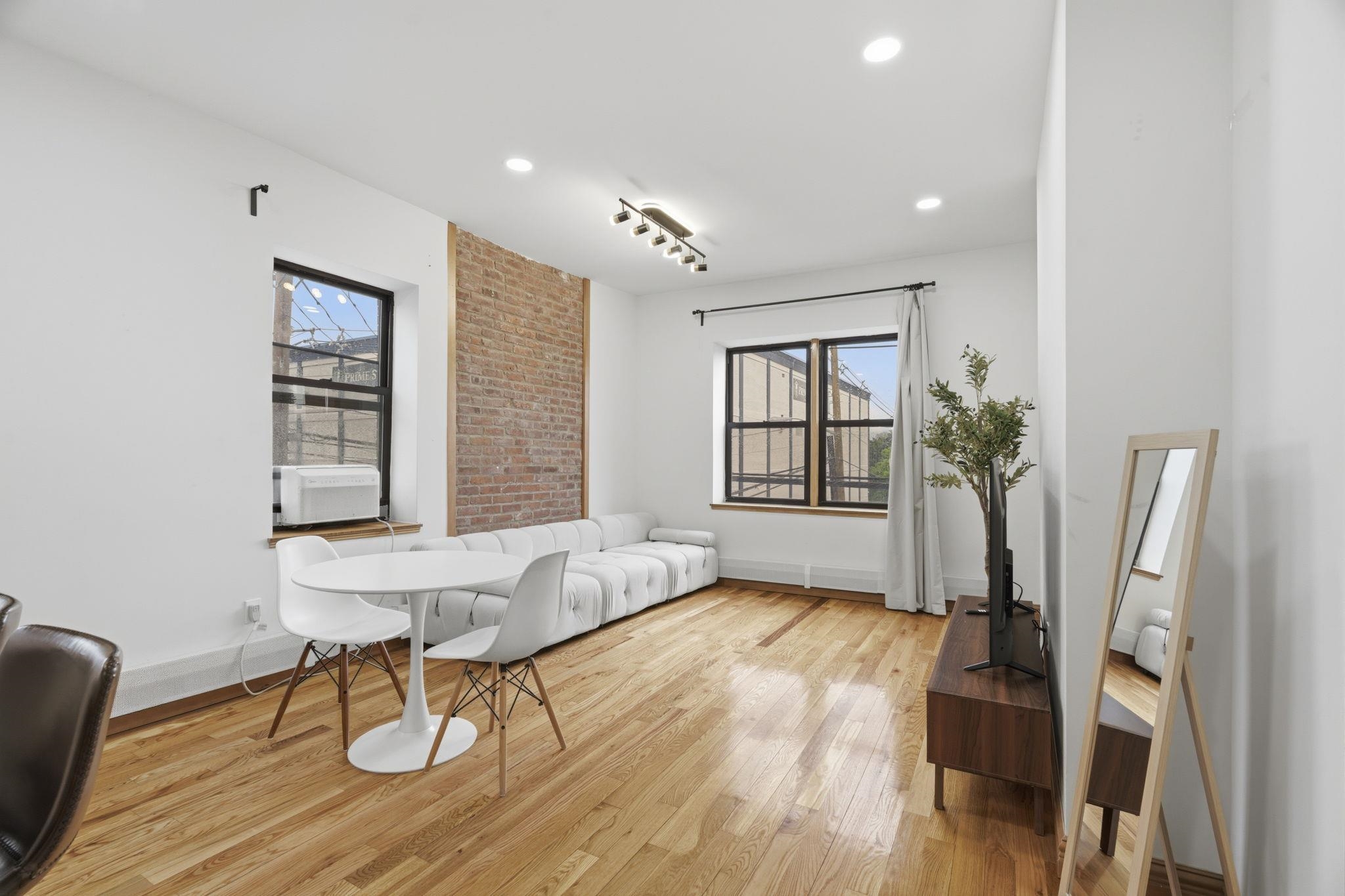 25 HIGH ST - Photo 3