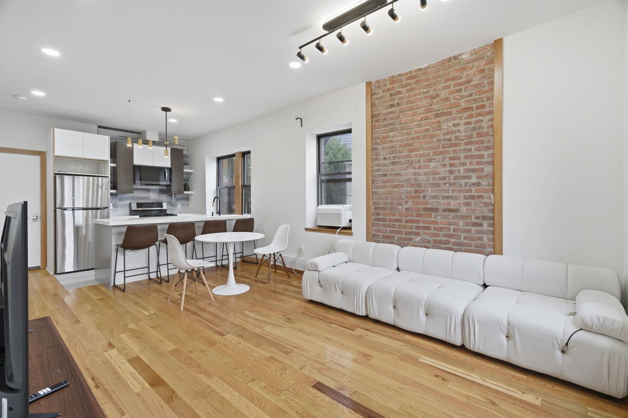 25 HIGH ST - Photo 4