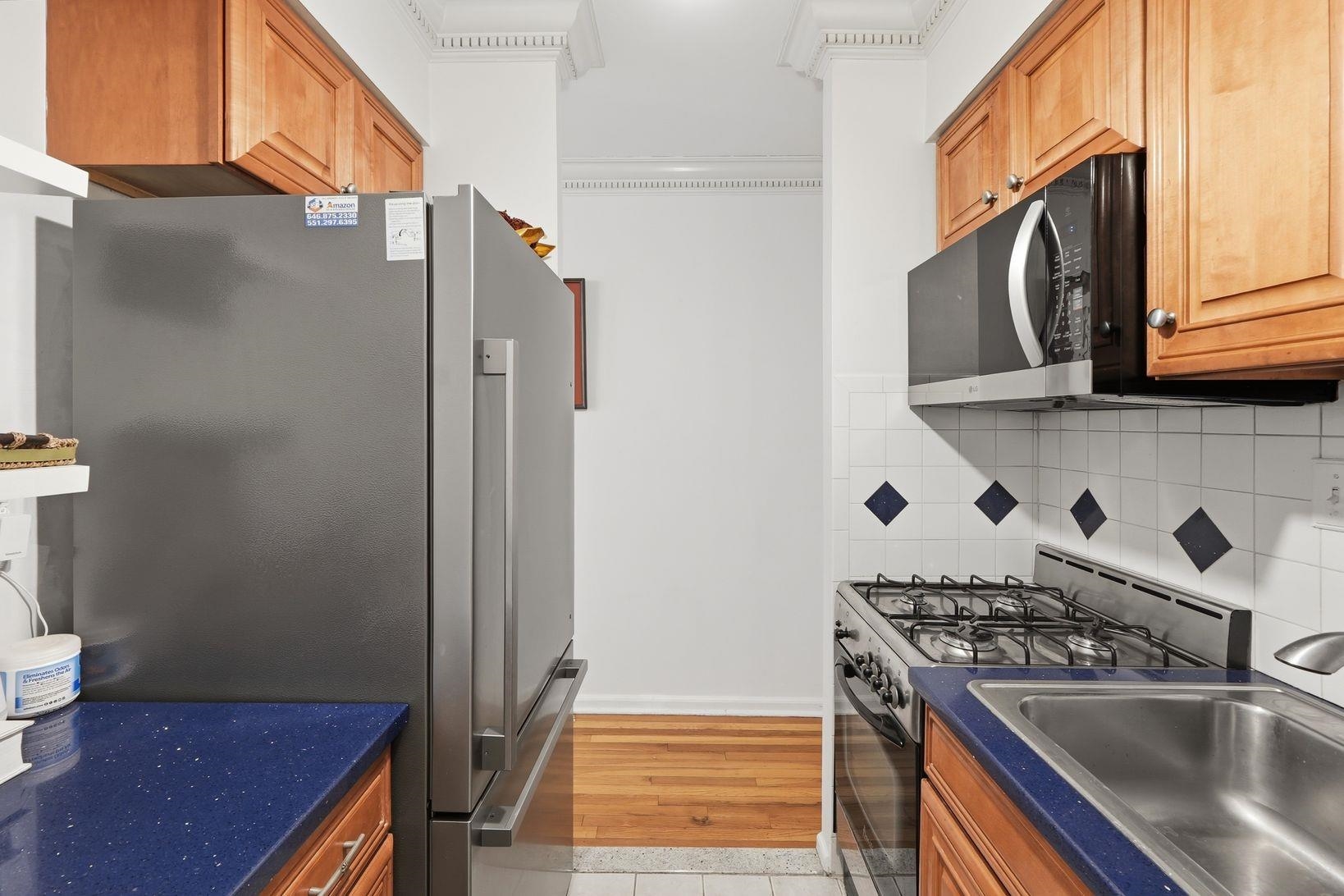 278 MONMOUTH ST - Photo 5