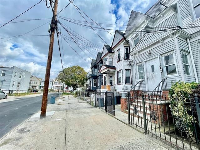 68 ROSE AVE - Photo 5