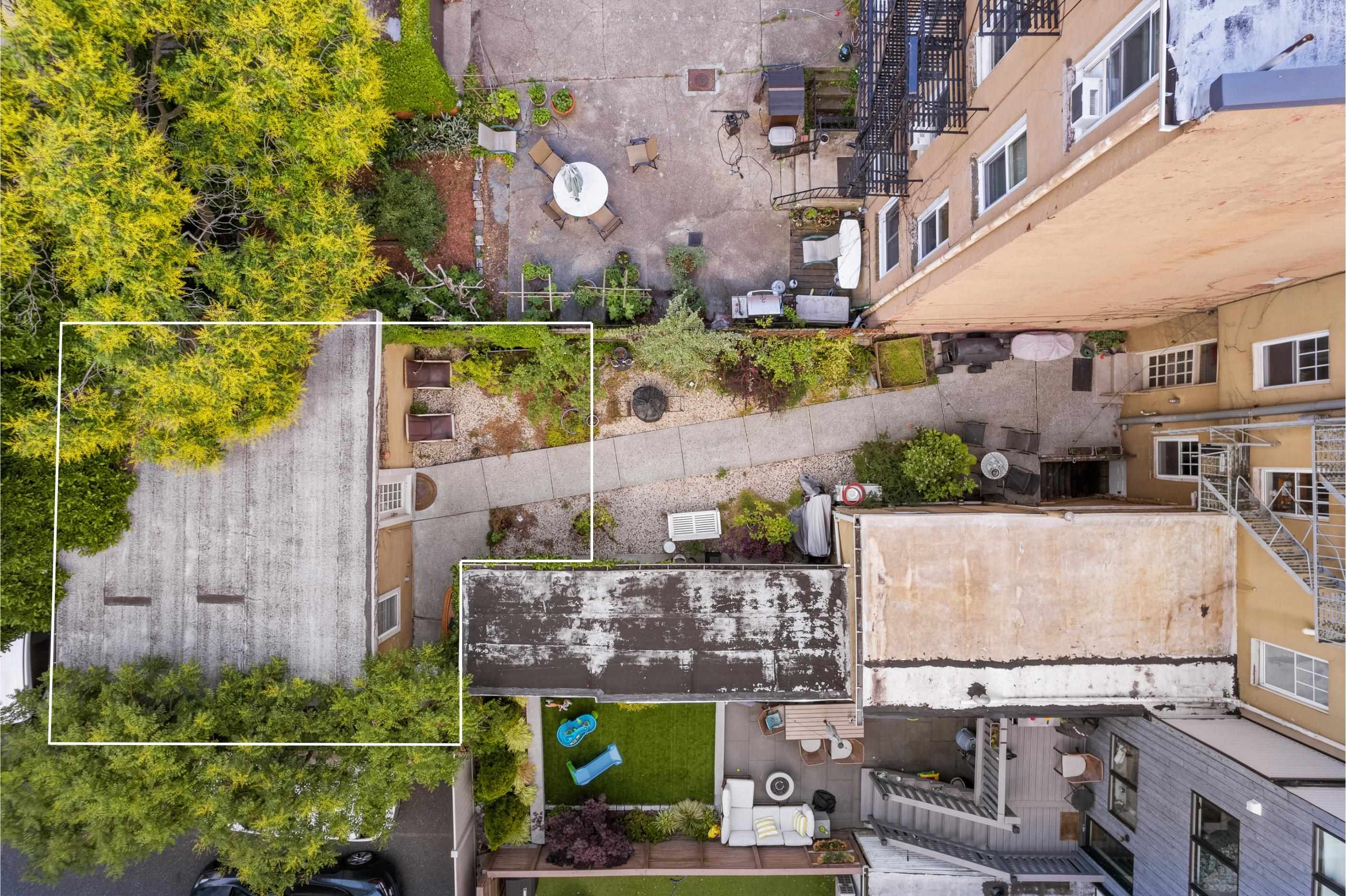 316 7TH ST - Photo 4