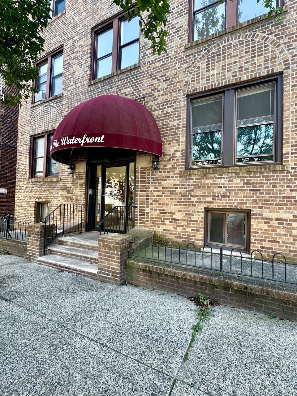 15 BROADWAY - Photo 2