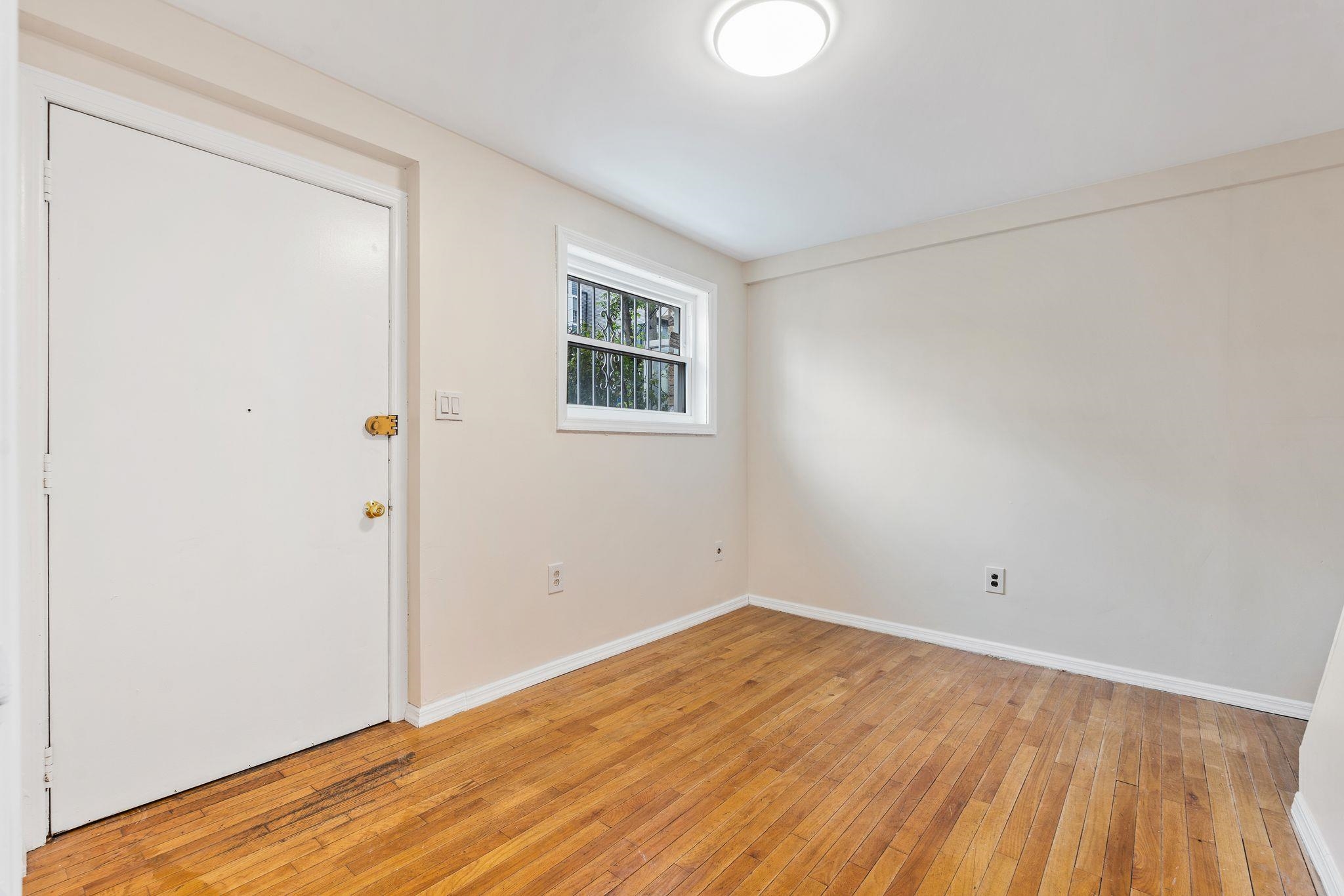 446 MERCER ST - Photo 2