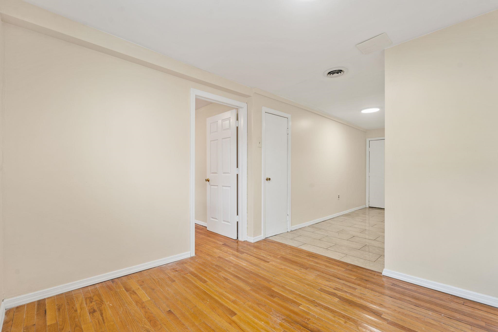446 MERCER ST - Photo 4