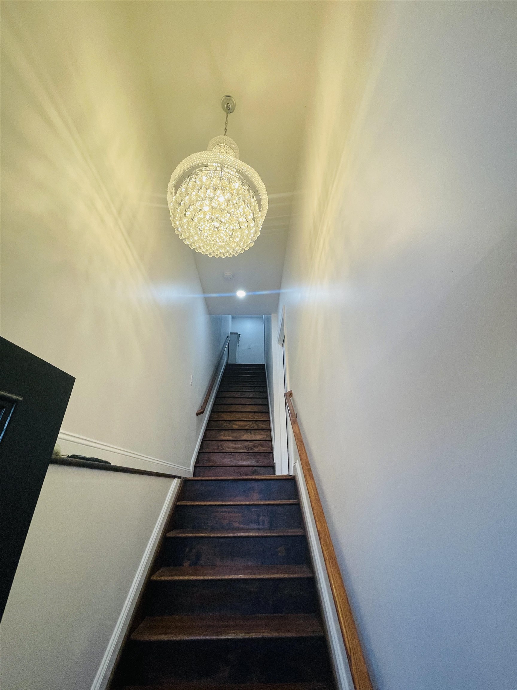 586 LIBERTY AVE - Photo 3