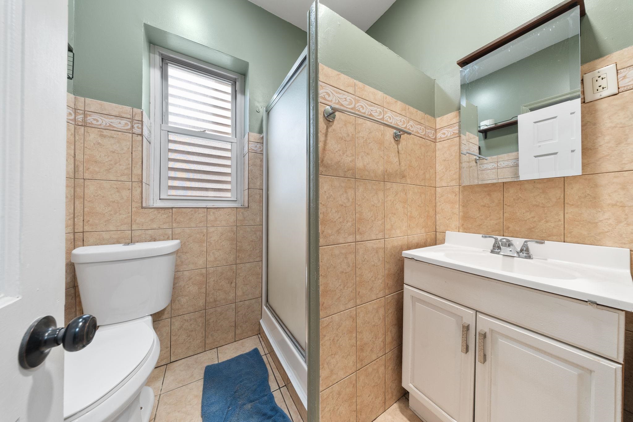 396 BALDWIN AVE - Photo 3