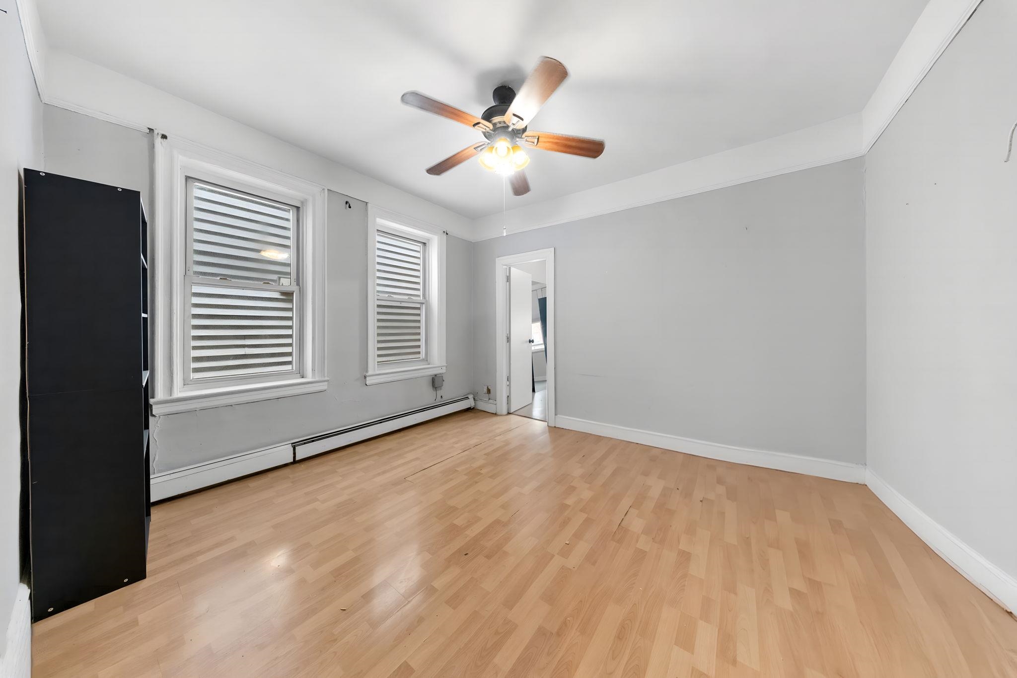 396 BALDWIN AVE - Photo 4