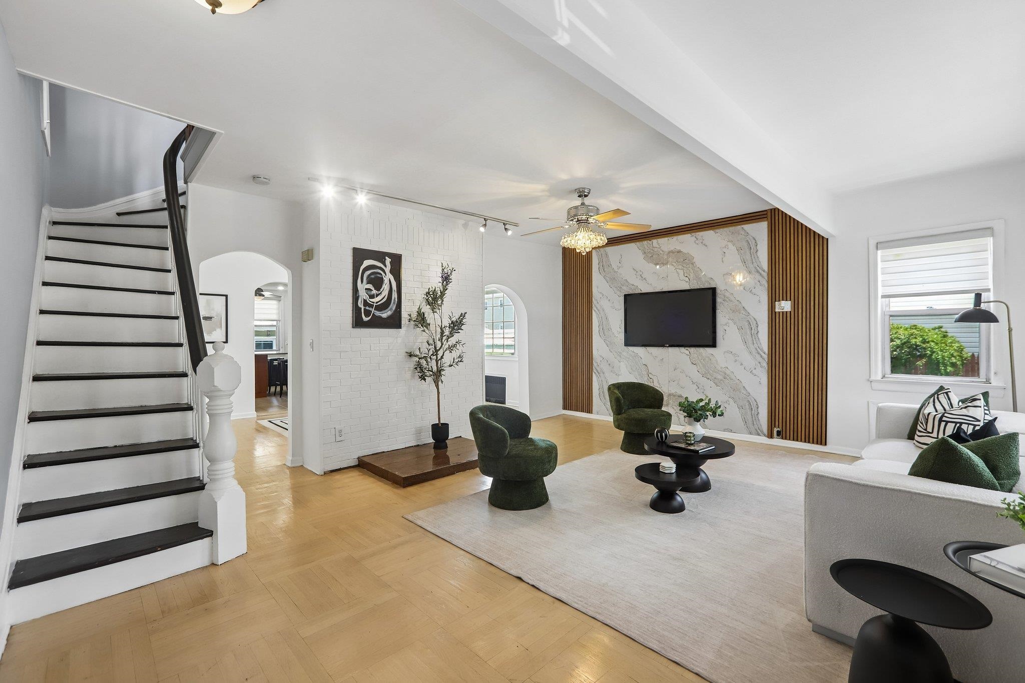 310 CENTRE AVE - Photo 5