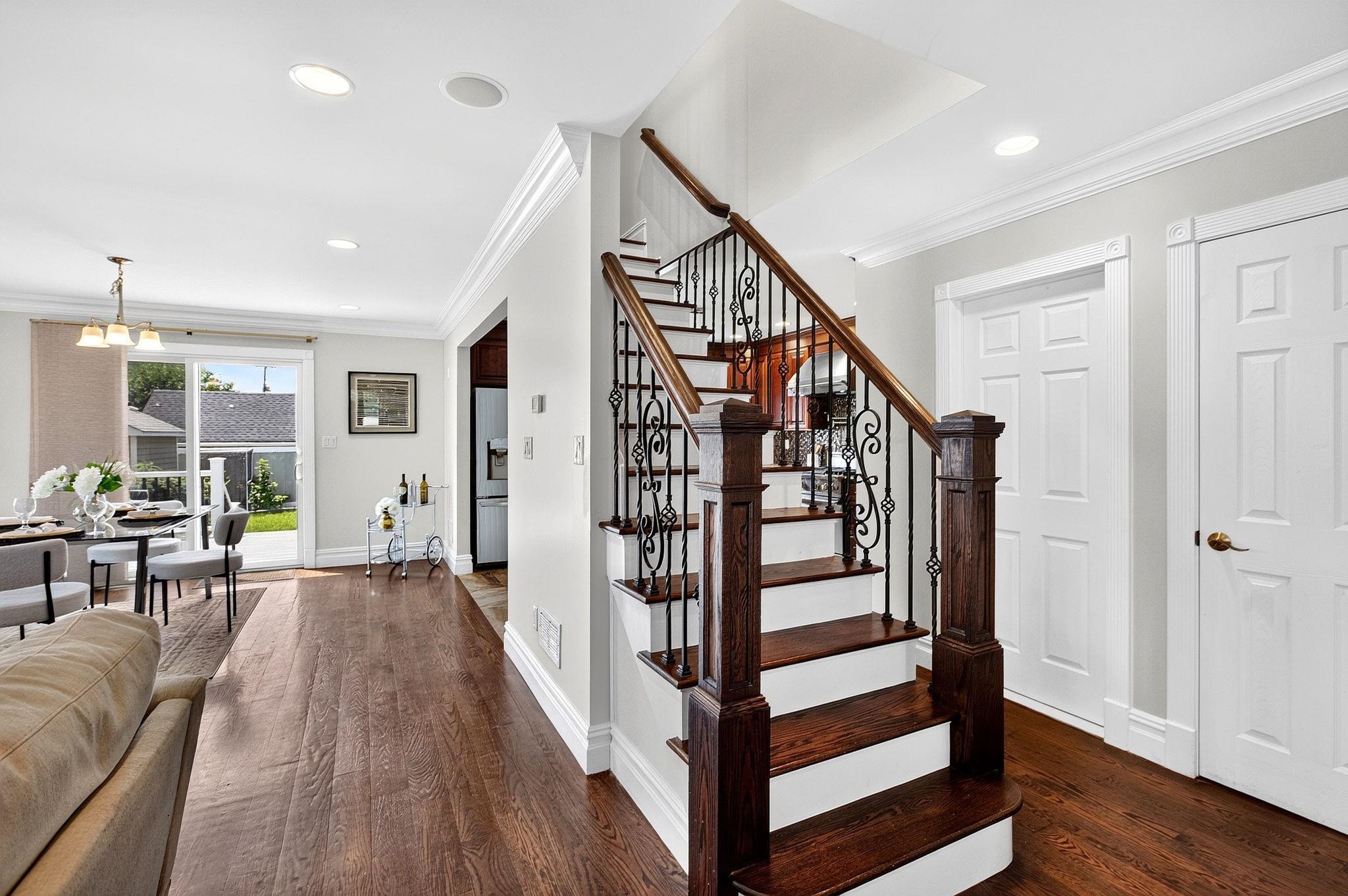 112 HATHAWAY ST - Photo 6