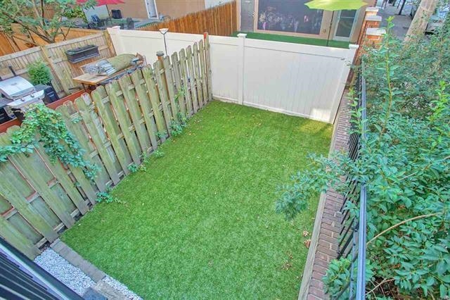 132 JACKSON ST - Photo 2
