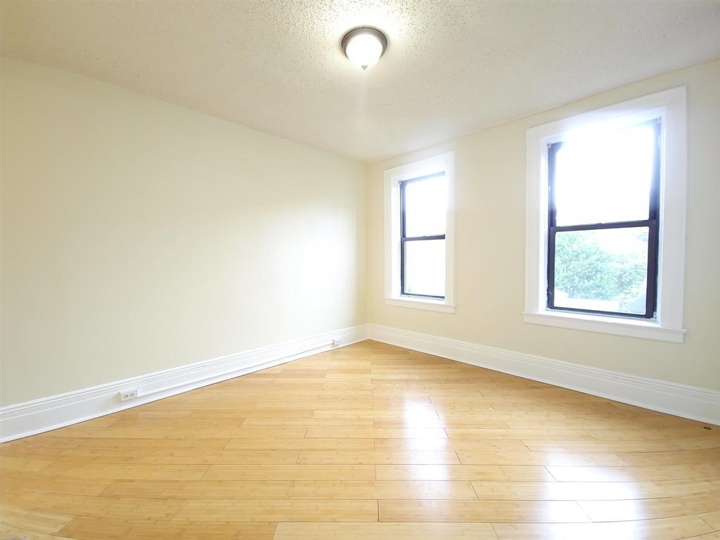 7306 PARK AVE - Photo 4